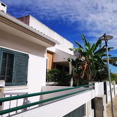 Quarto Duplo Com Kitchenette, Wc E Patio Privativo Apartamento Corroios Exterior foto