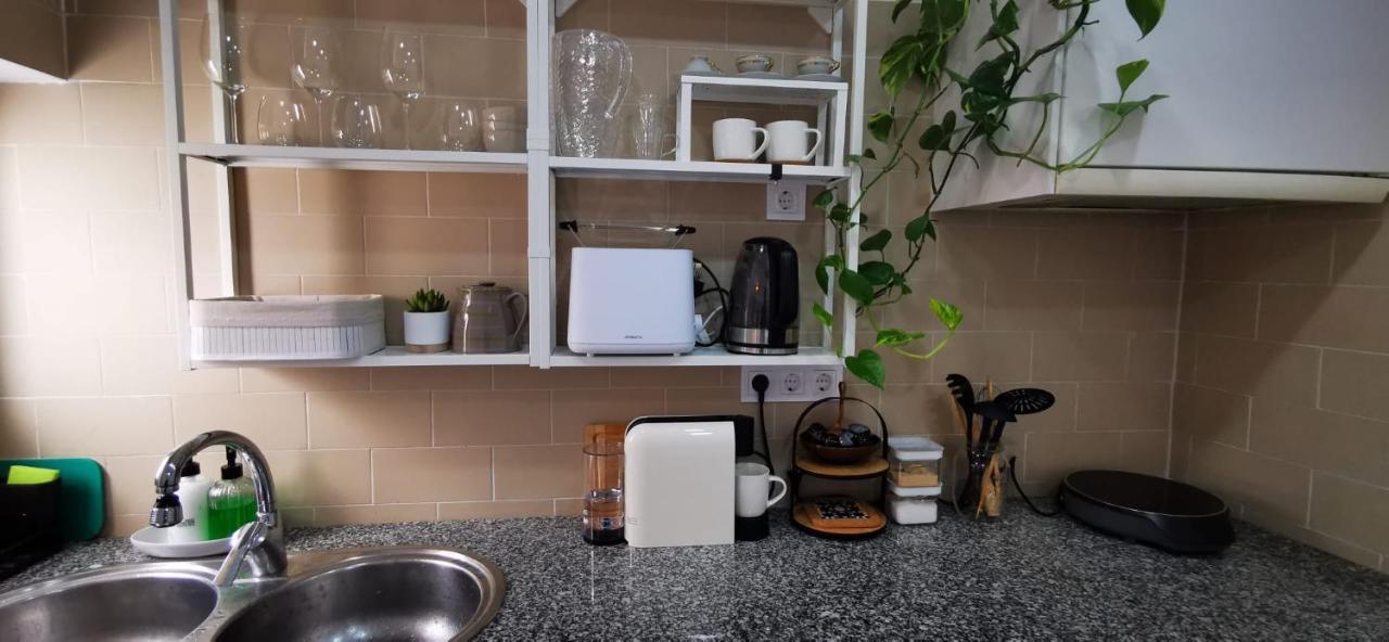 Quarto Duplo Com Kitchenette, Wc E Patio Privativo Apartamento Corroios Exterior foto