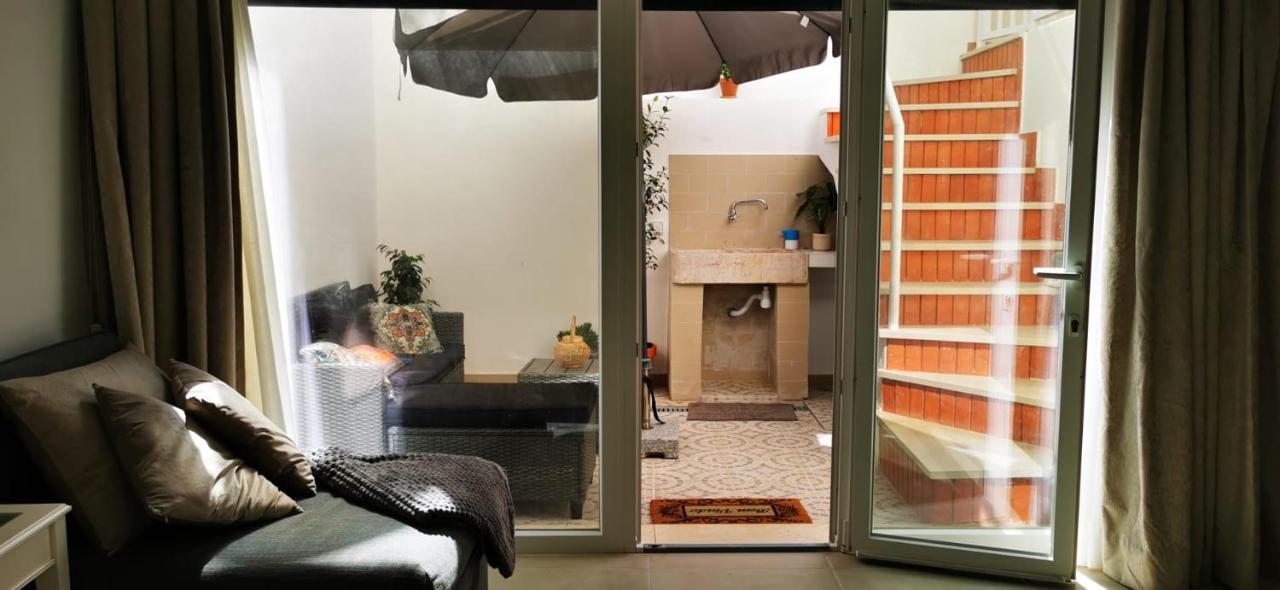 Quarto Duplo Com Kitchenette, Wc E Patio Privativo Apartamento Corroios Exterior foto