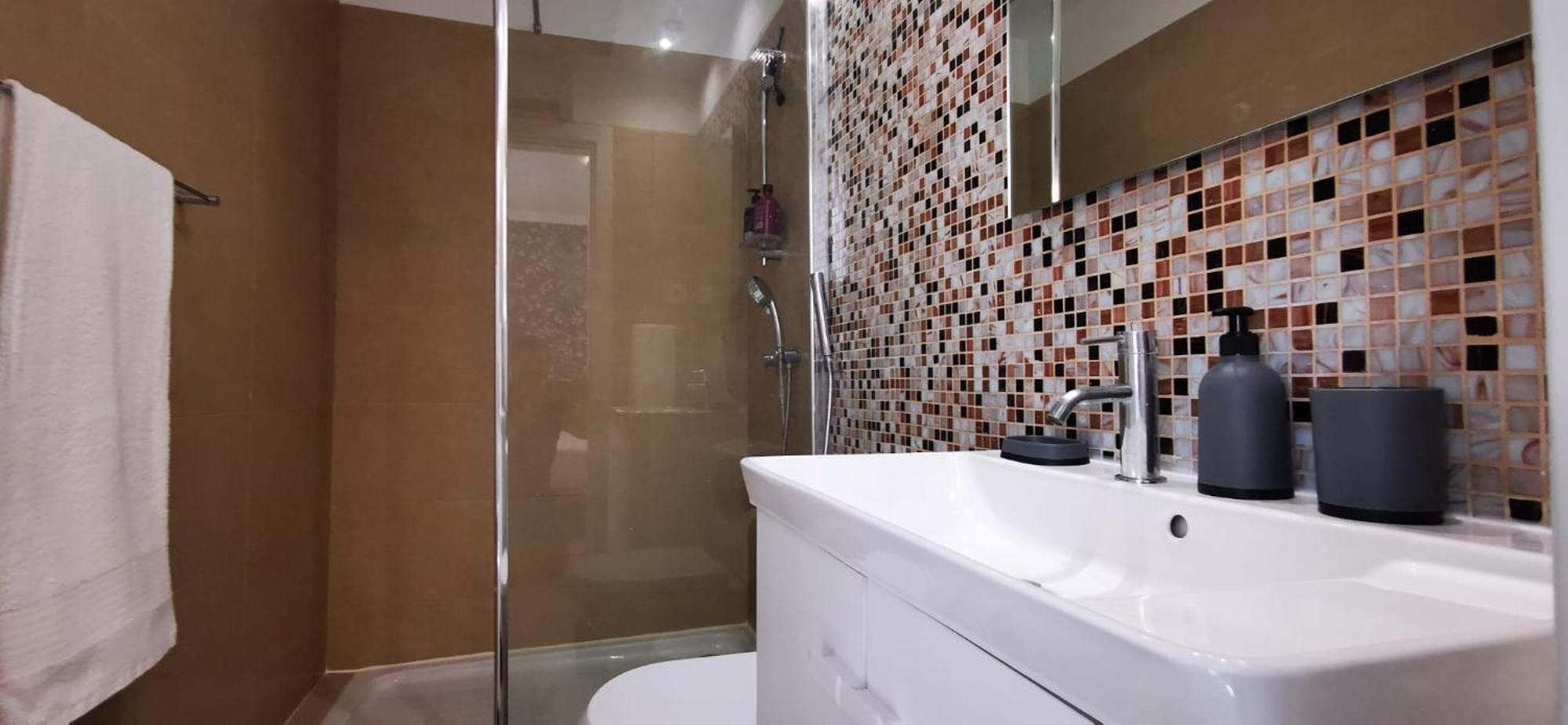 Quarto Duplo Com Kitchenette, Wc E Patio Privativo Apartamento Corroios Exterior foto